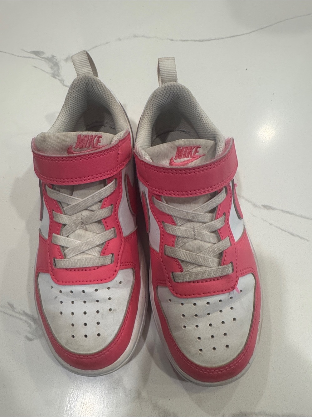 Nike Kids White and Pink Low-Top Sneakers with Hook-and-Loop Strap